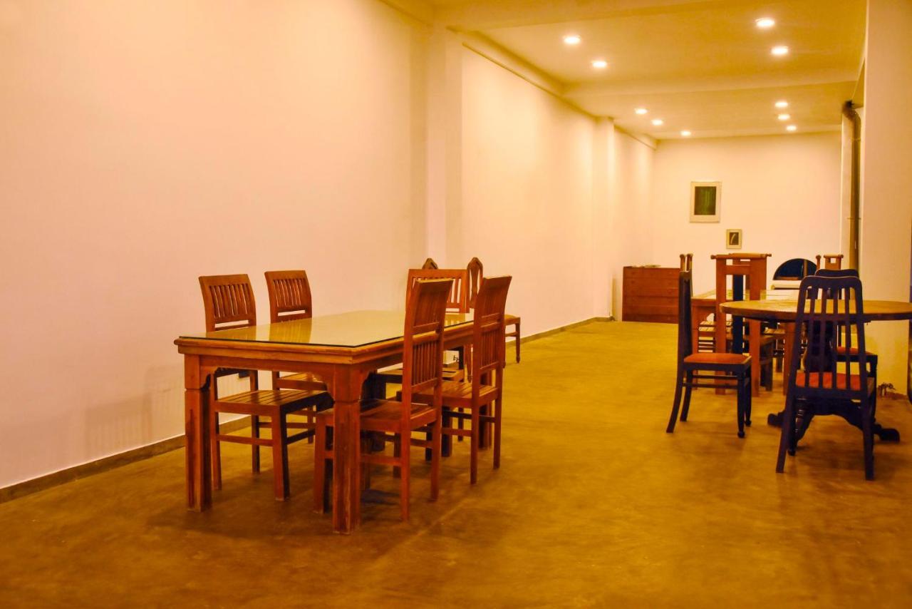 Kavin Beach Hotel ヒッカドゥワ エクステリア 写真