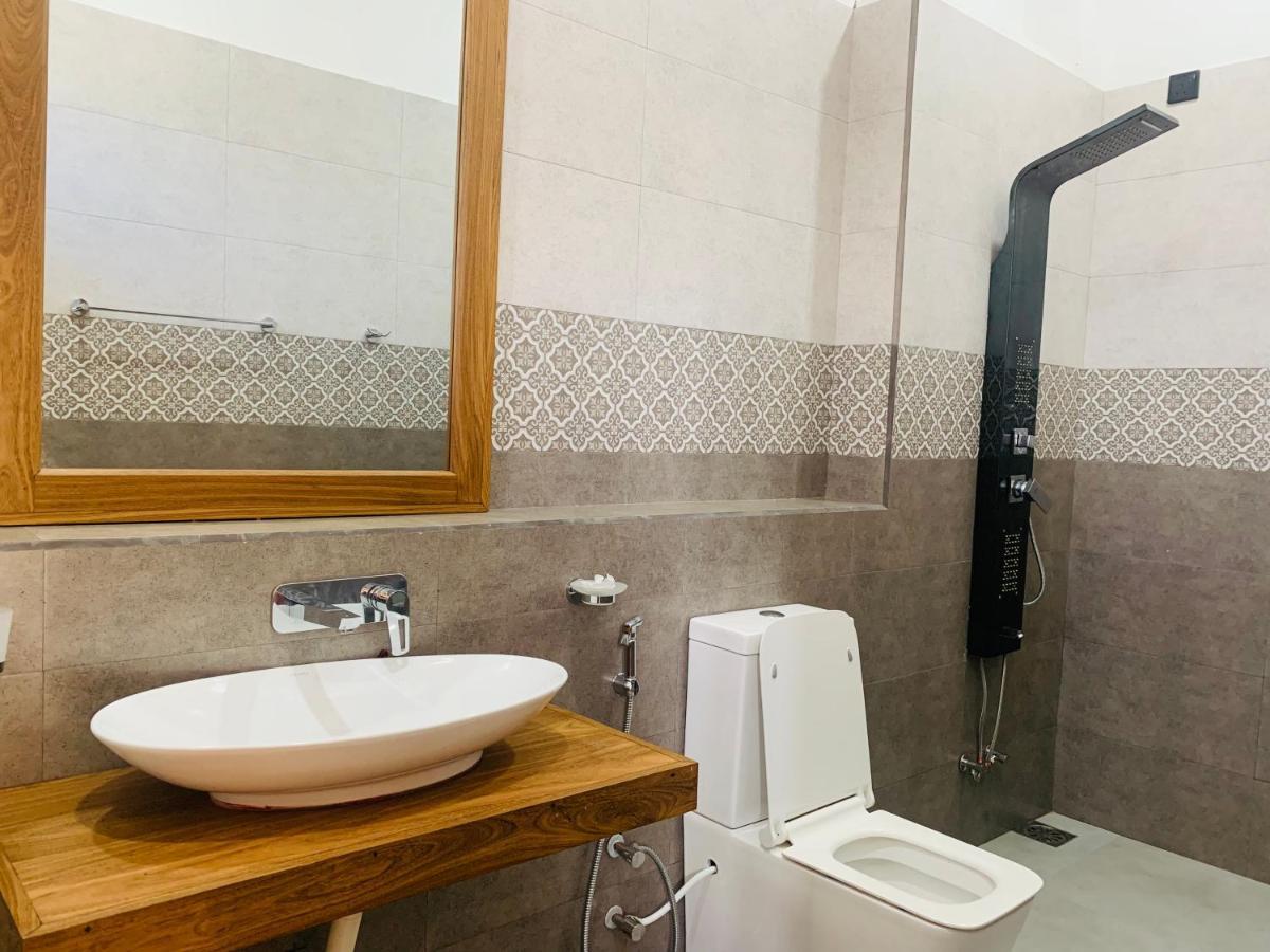 Kavin Beach Hotel ヒッカドゥワ エクステリア 写真